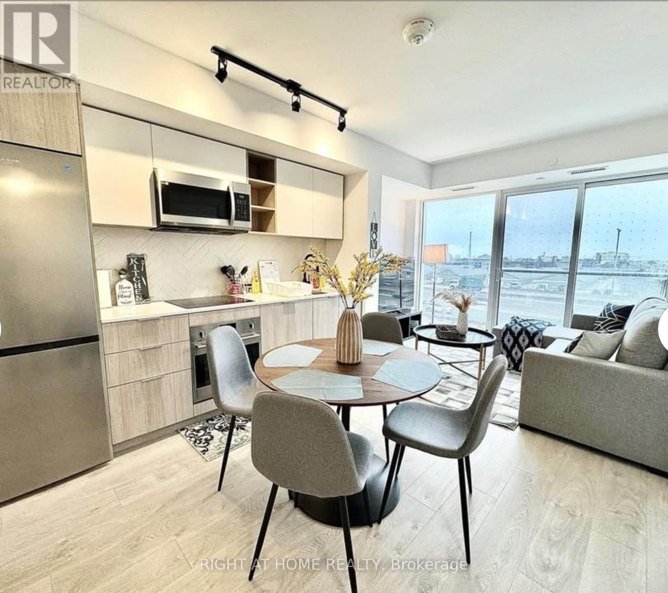328 - 36 Zorra Street Property Photo 2