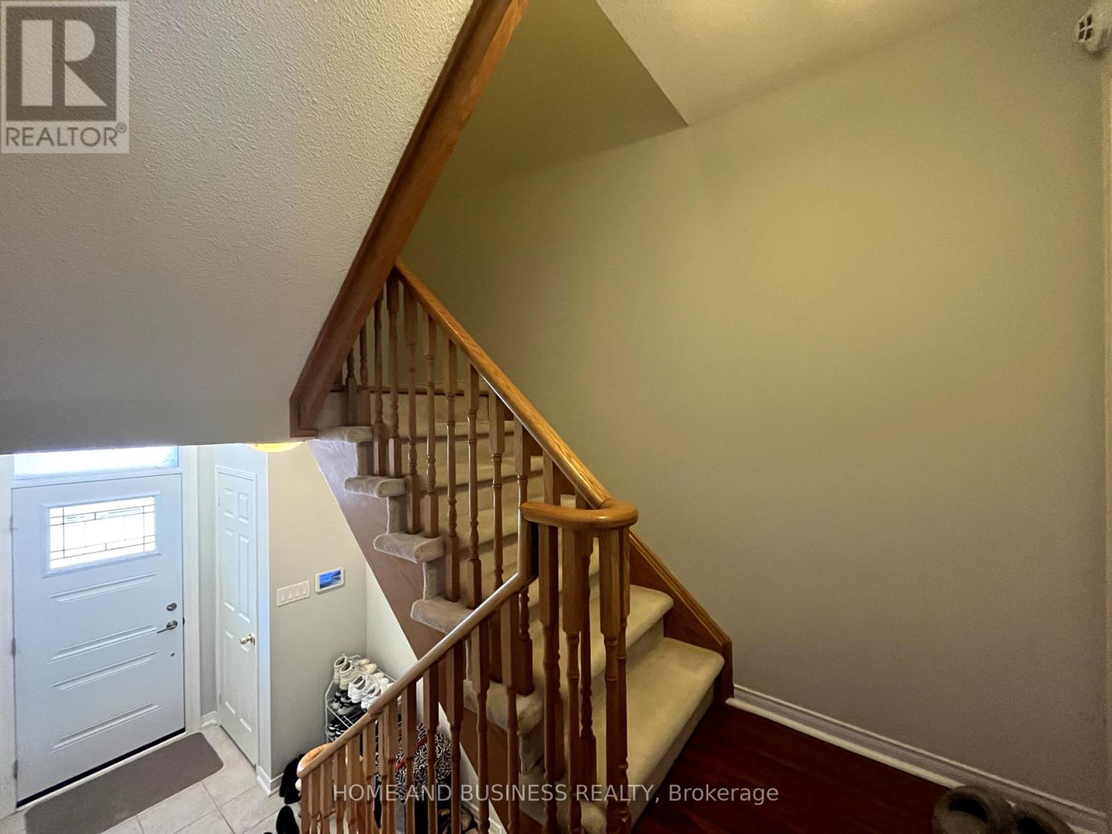 23 - 1588 South Parade Court Property Photo 14