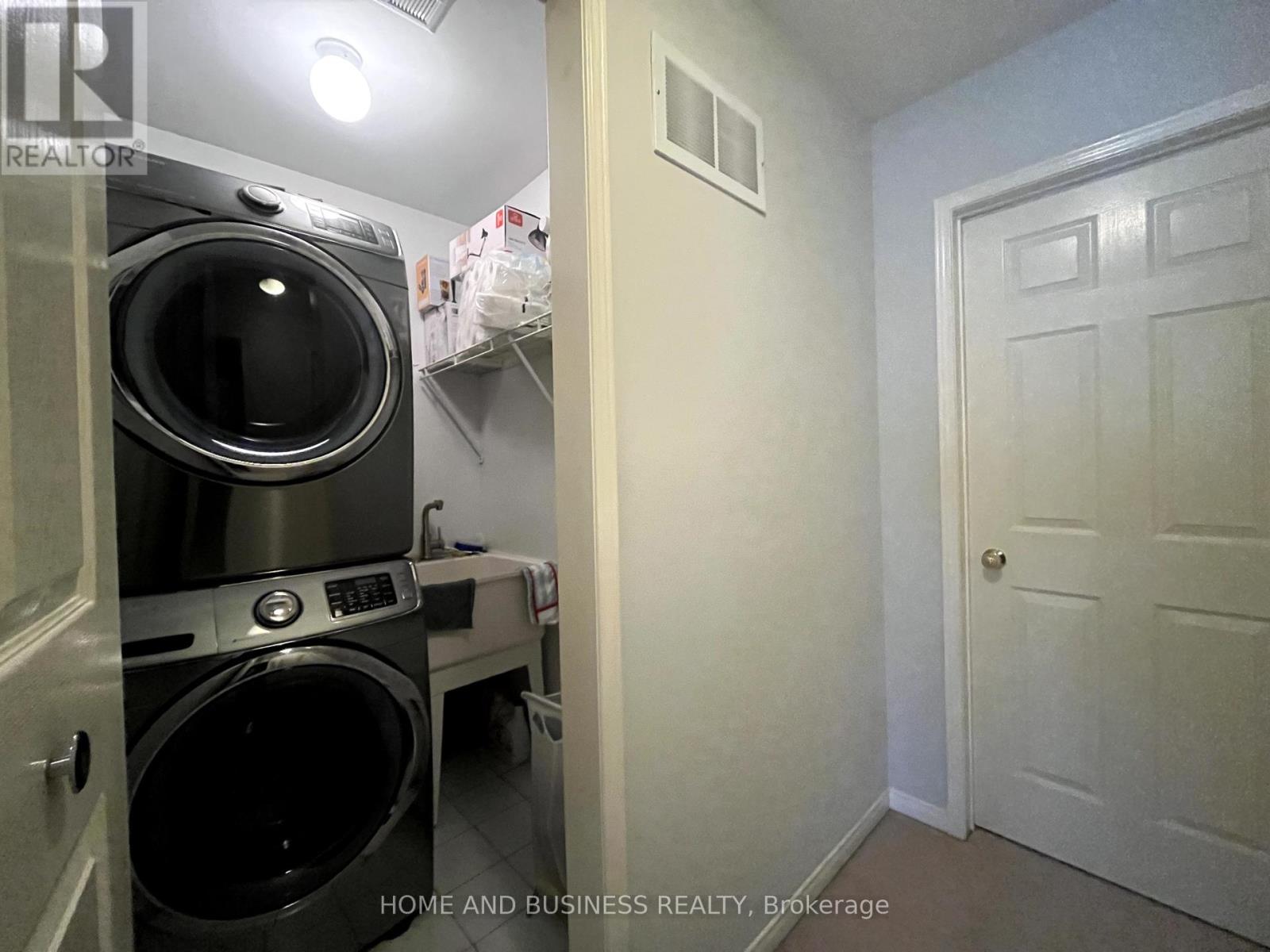 23 - 1588 South Parade Court Property Photo 15