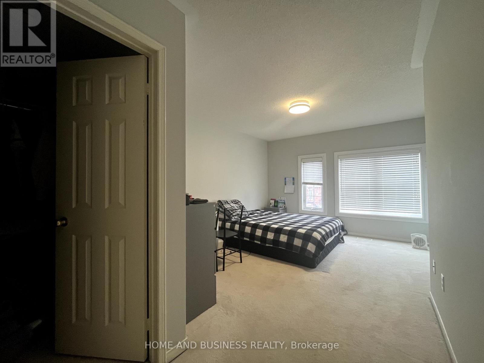 23 - 1588 South Parade Court Property Photo 17