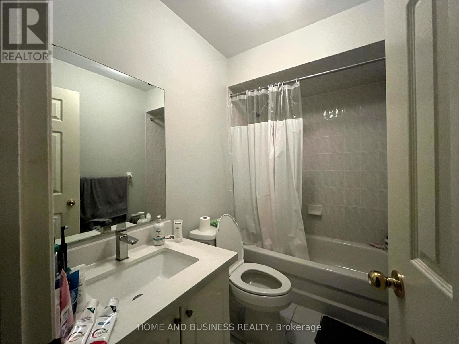 23 - 1588 South Parade Court Property Photo 24