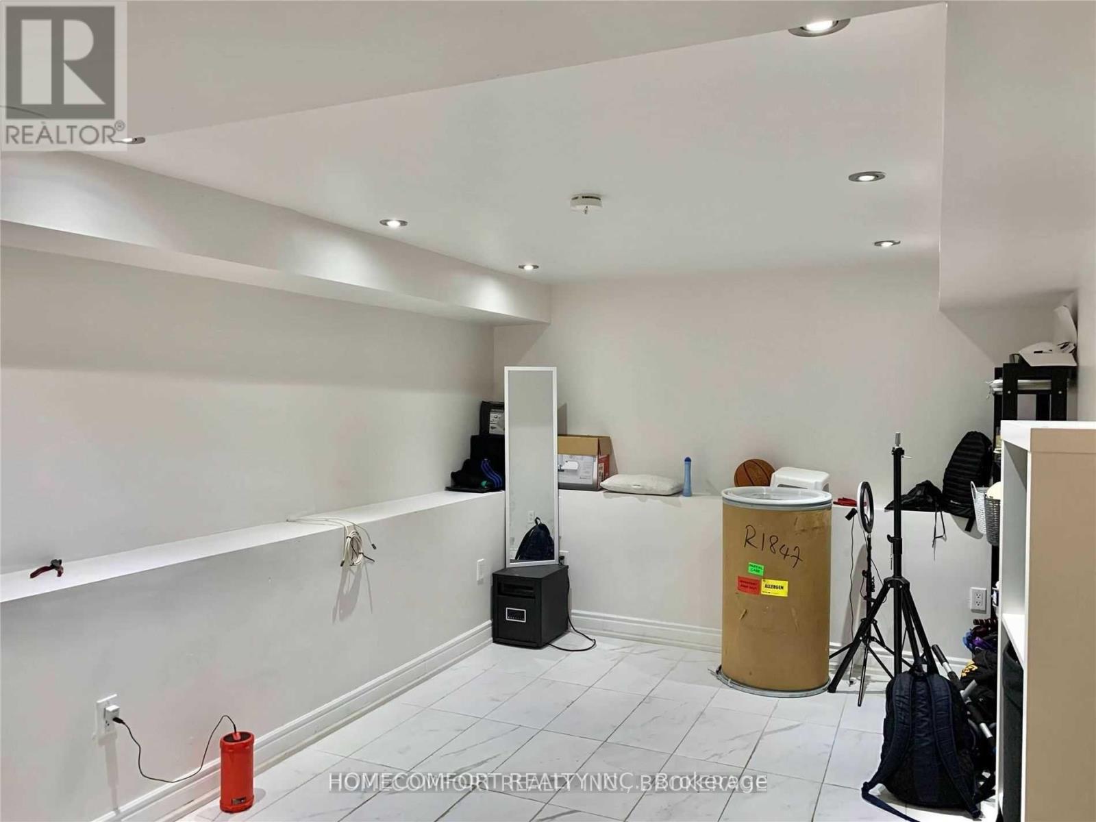 325 The West Way Property Photo 4