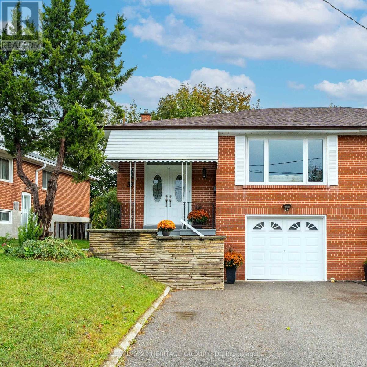 37 Gambello Crescent Property Photo 1