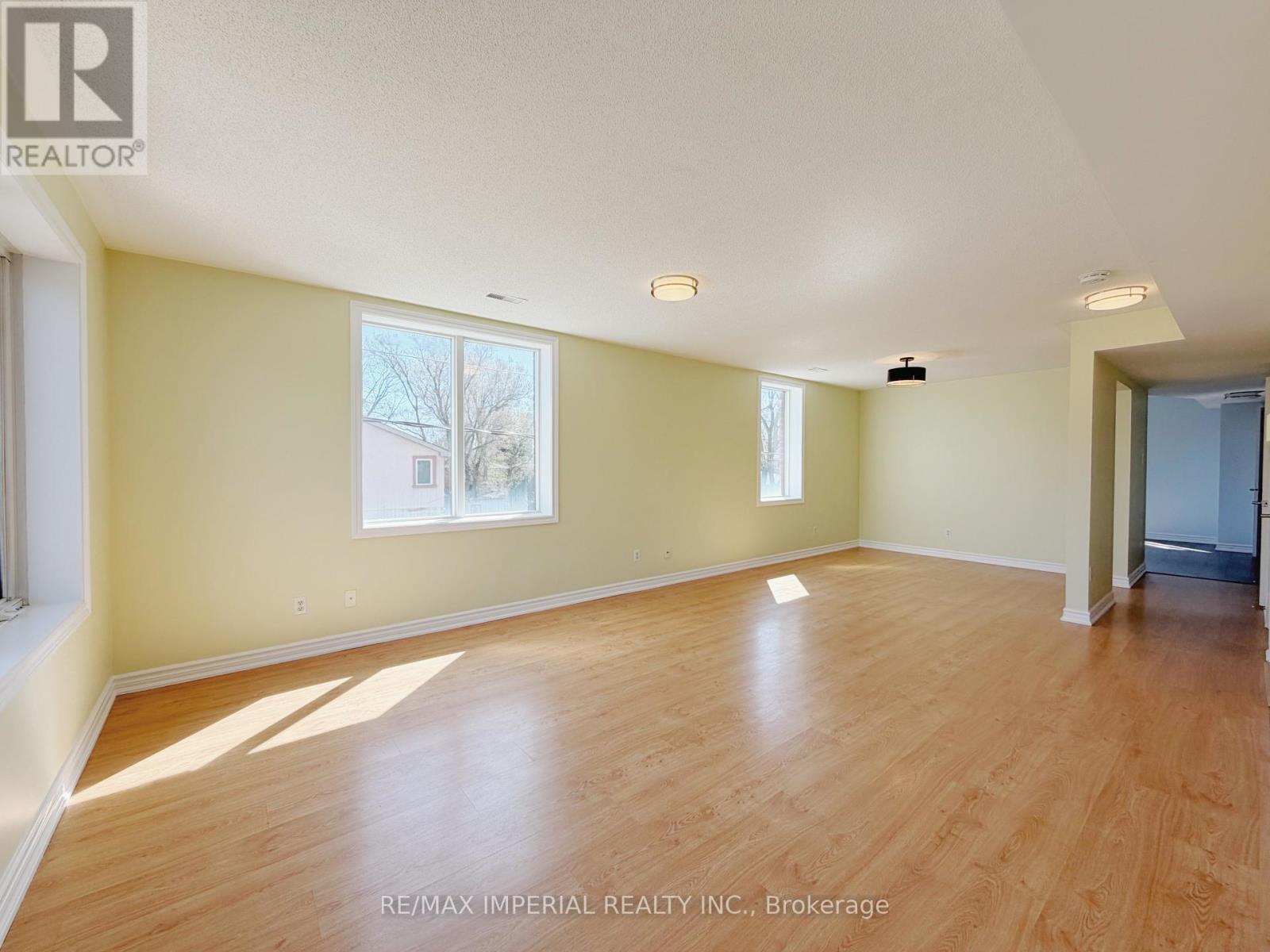 621a The Queensway Property Photo 3