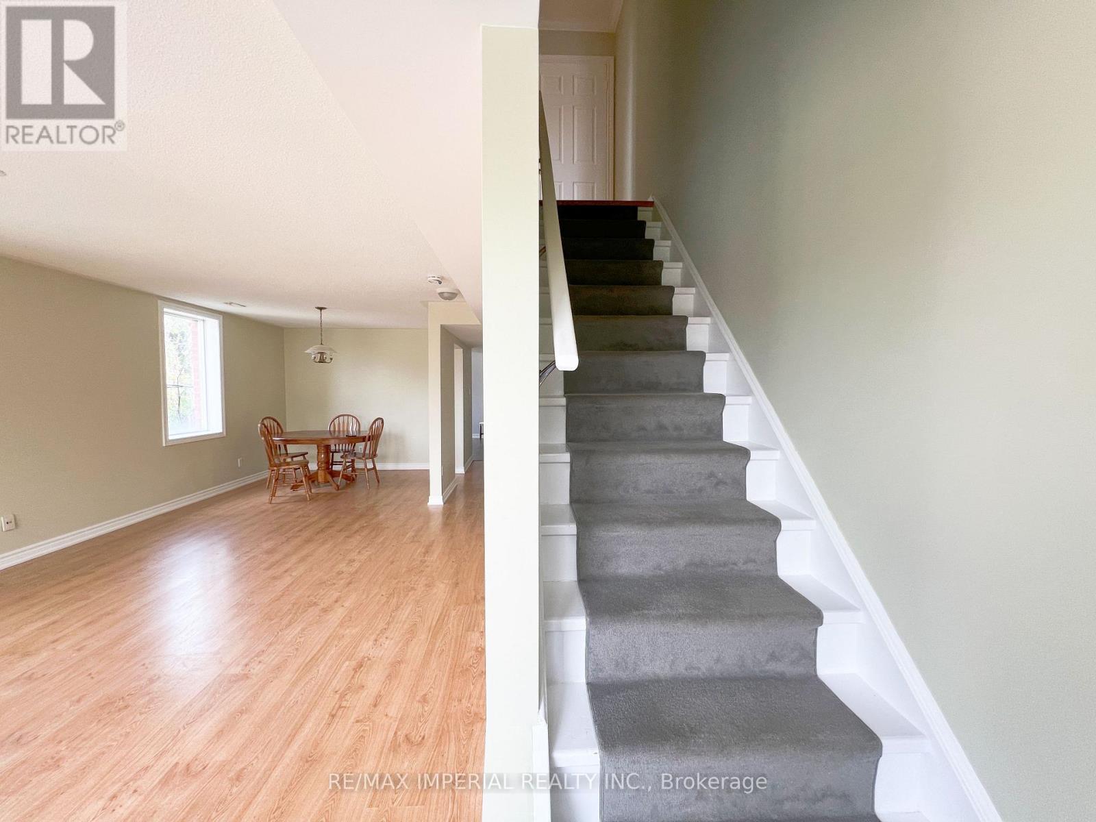 621a The Queensway Property Photo 13
