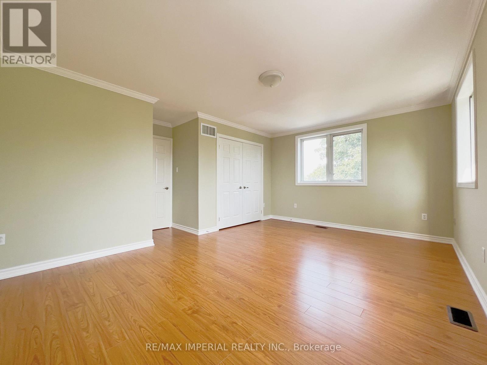 621a The Queensway Property Photo 16