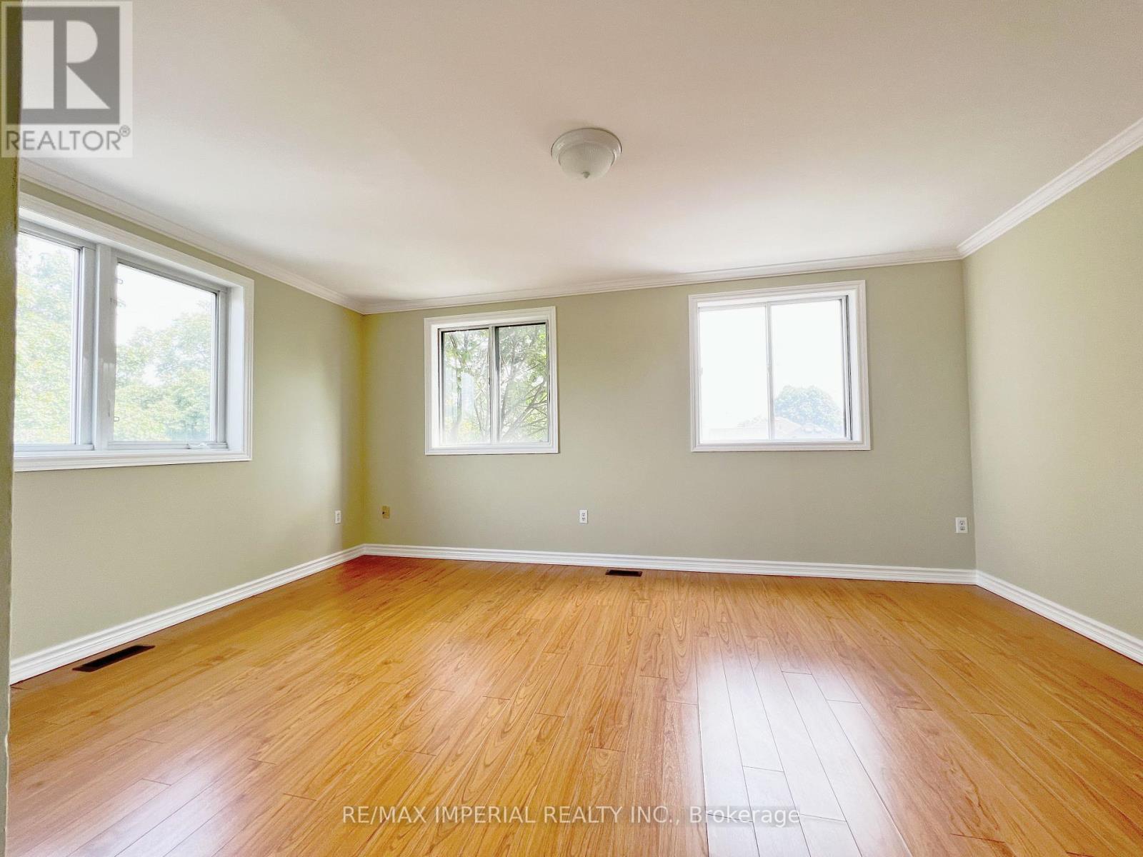 621a The Queensway Property Photo 17