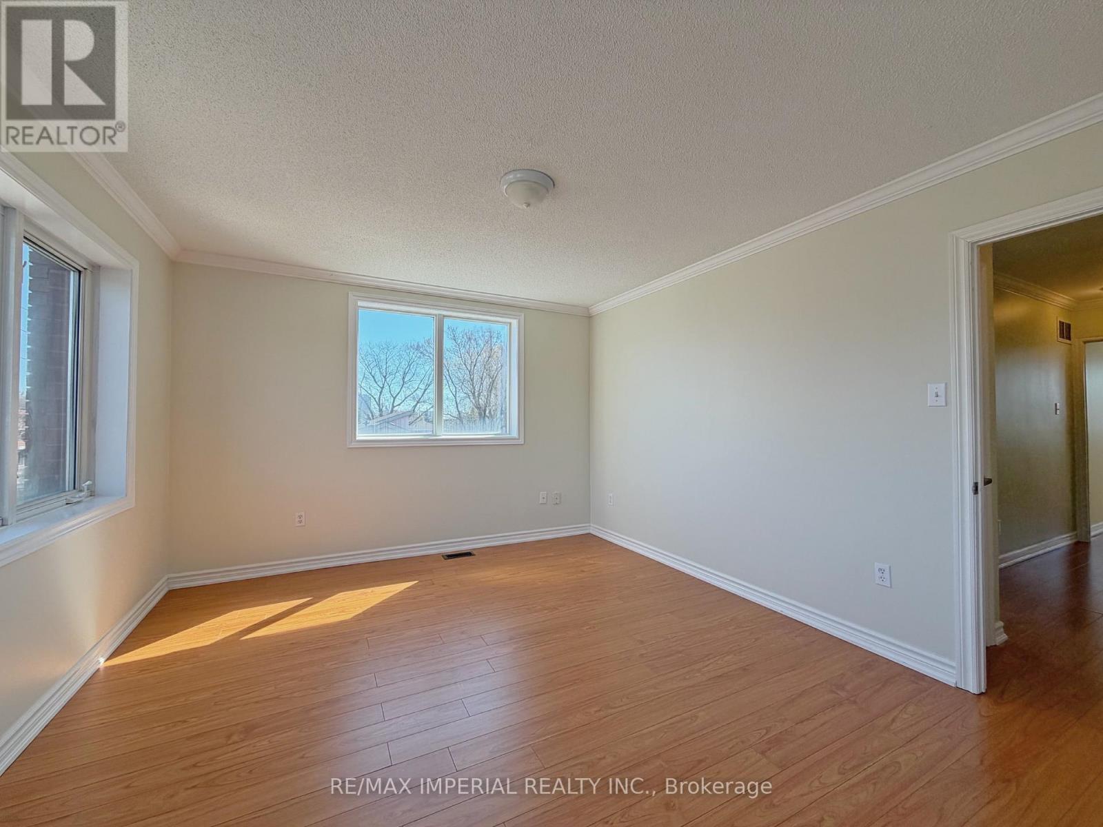 621a The Queensway Property Photo 18