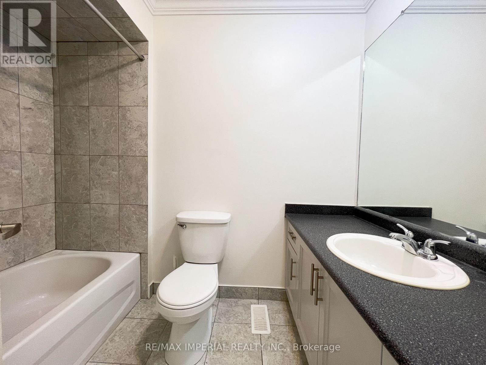 621a The Queensway Property Photo 19