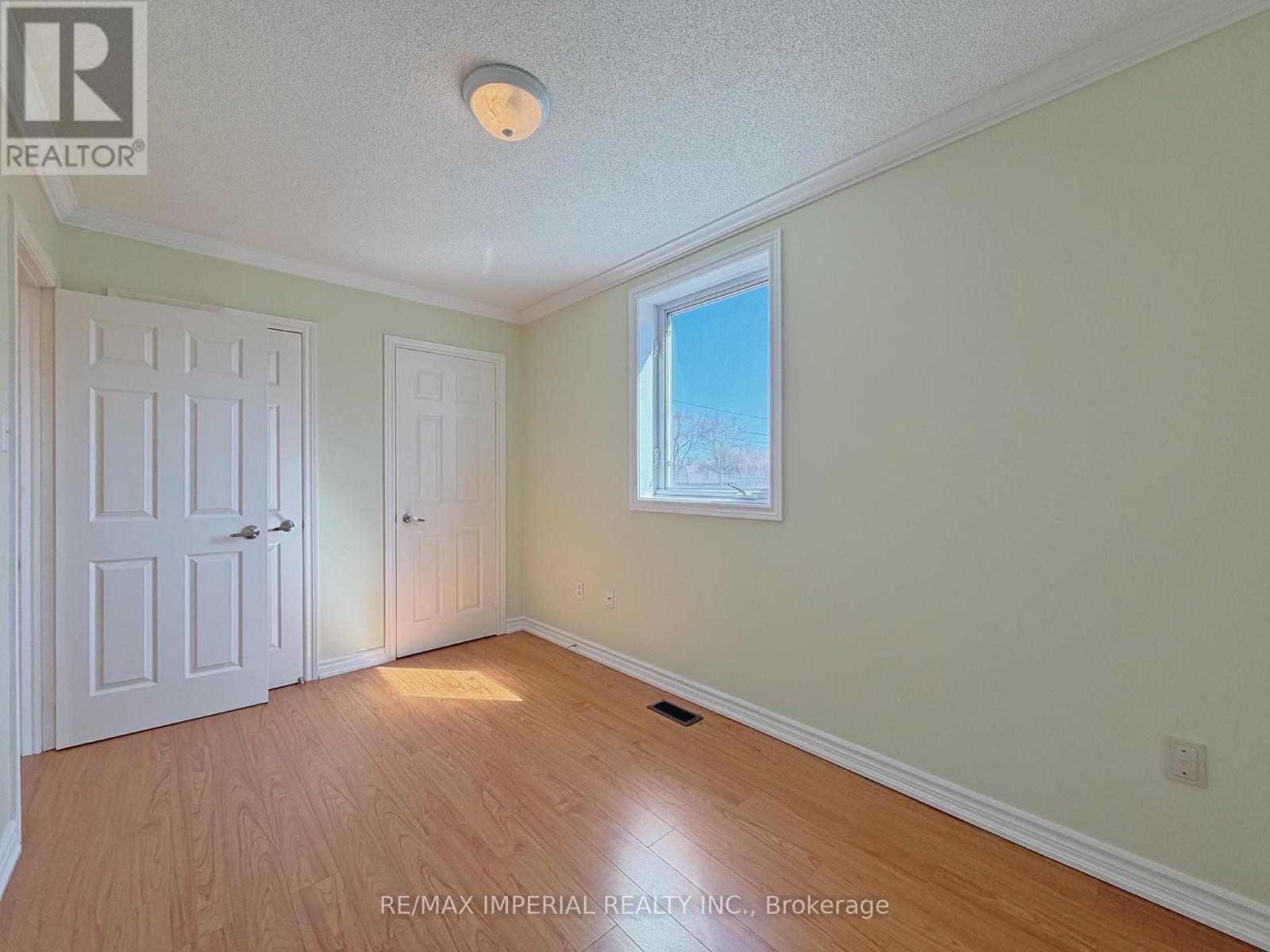 621a The Queensway Property Photo 23
