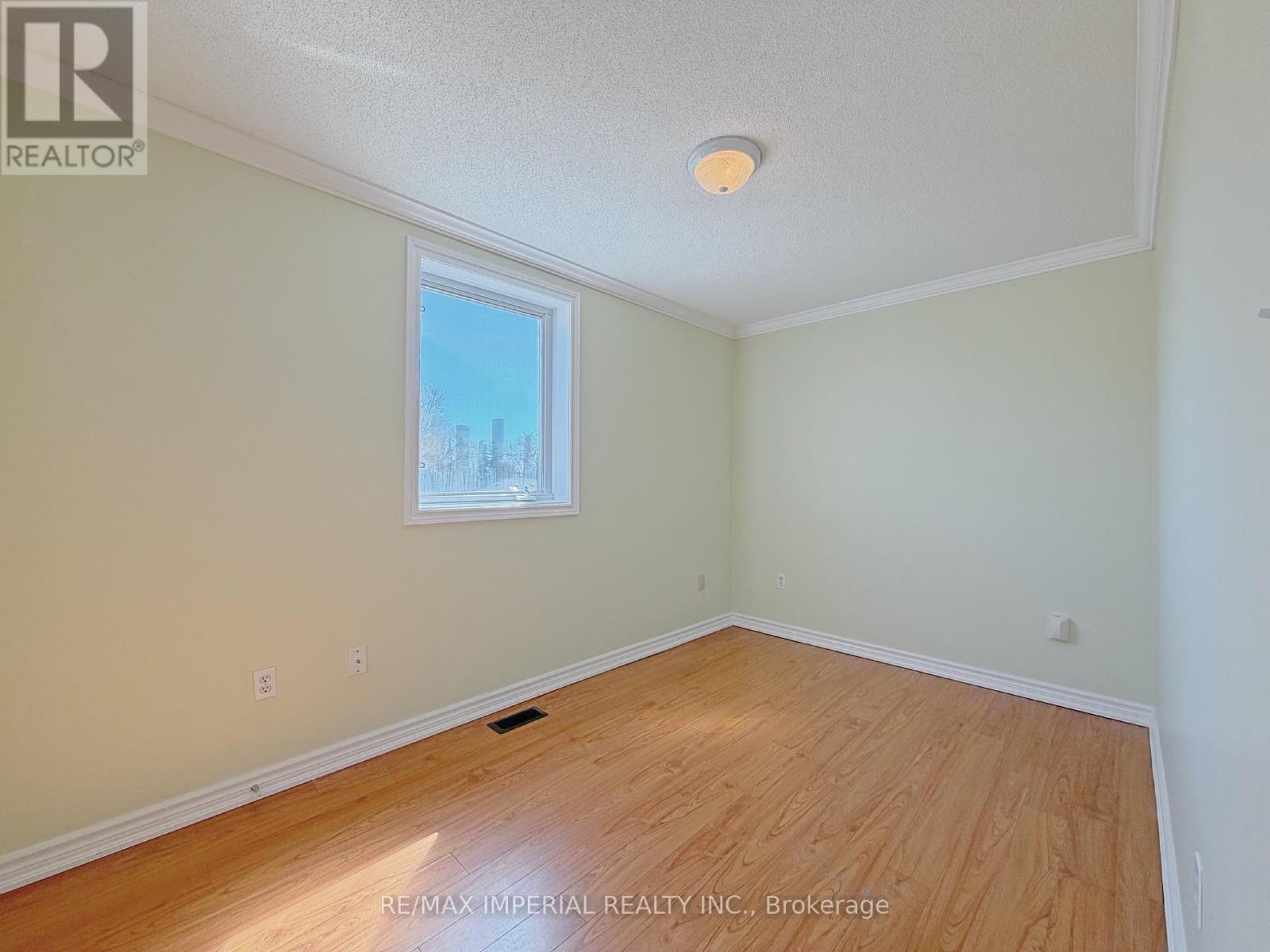 621a The Queensway Property Photo 24