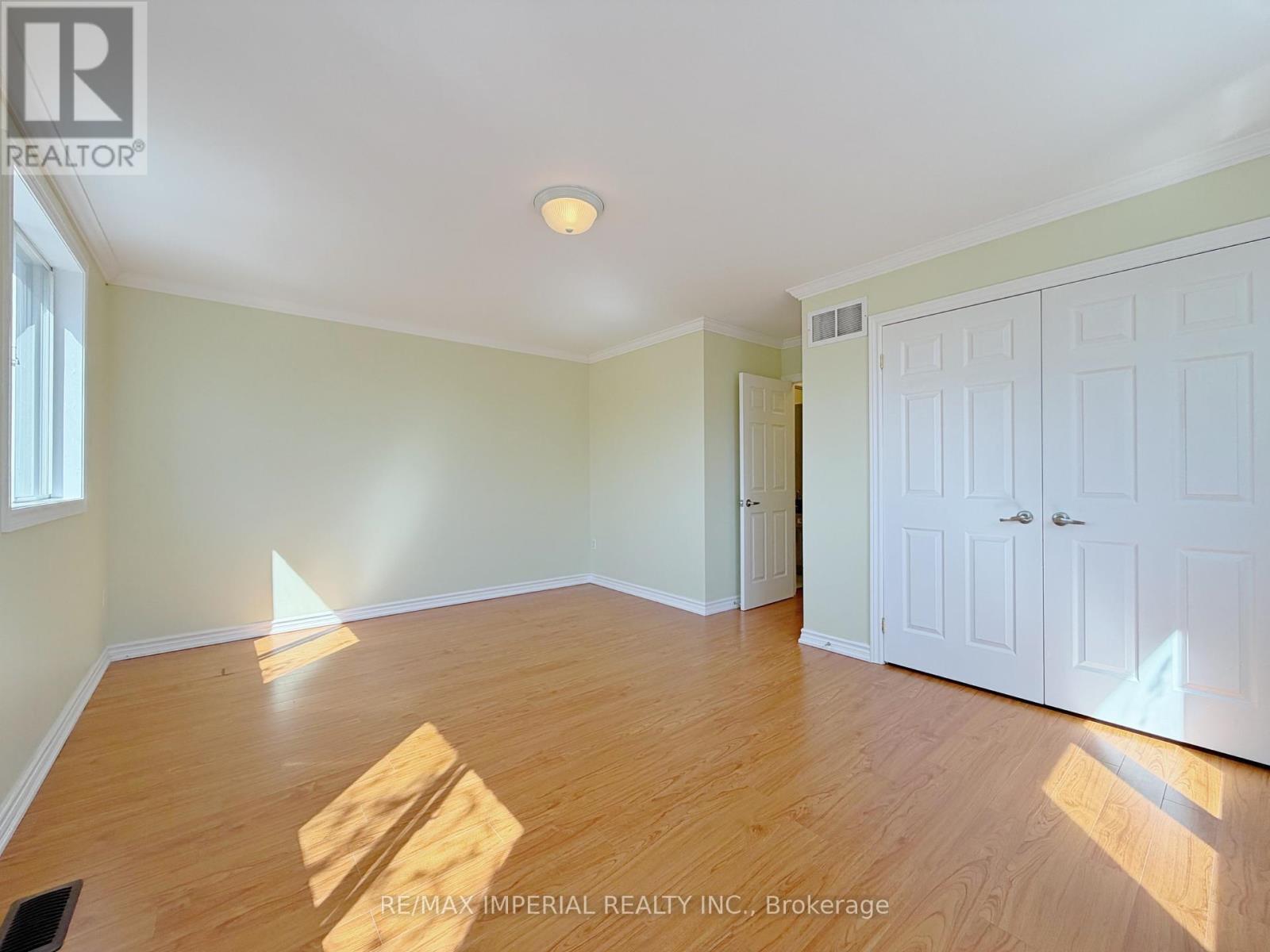 621a The Queensway Property Photo 25