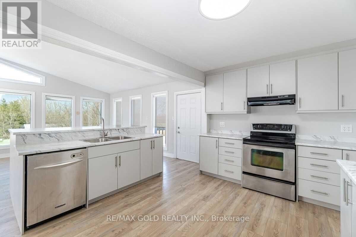 9383 Eighth Line Property Photo 2