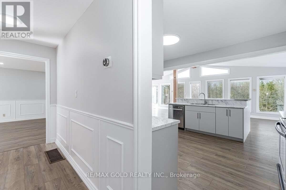 9383 Eighth Line Property Photo 6