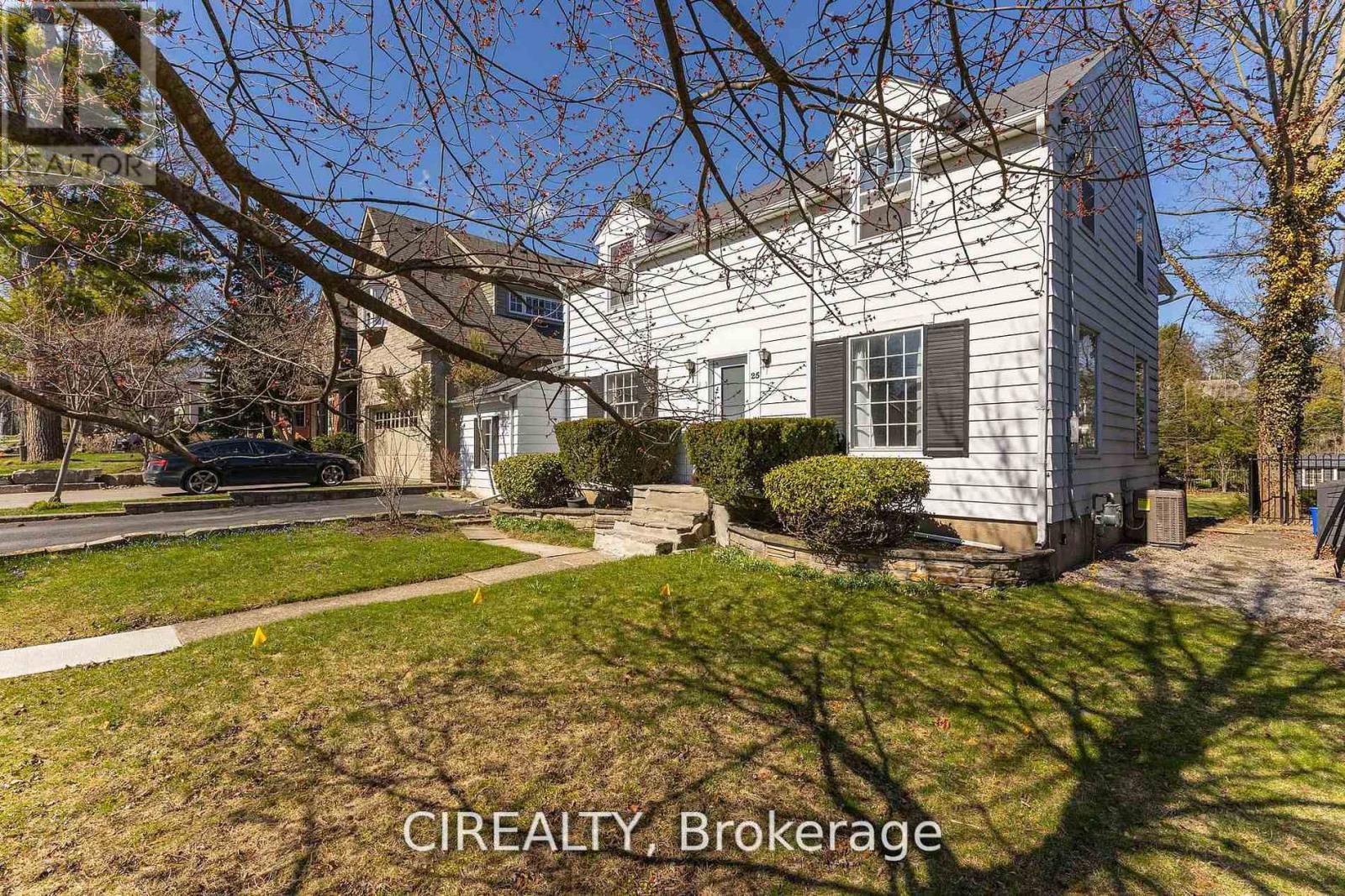 25 Howard Avenue Property Photo 3