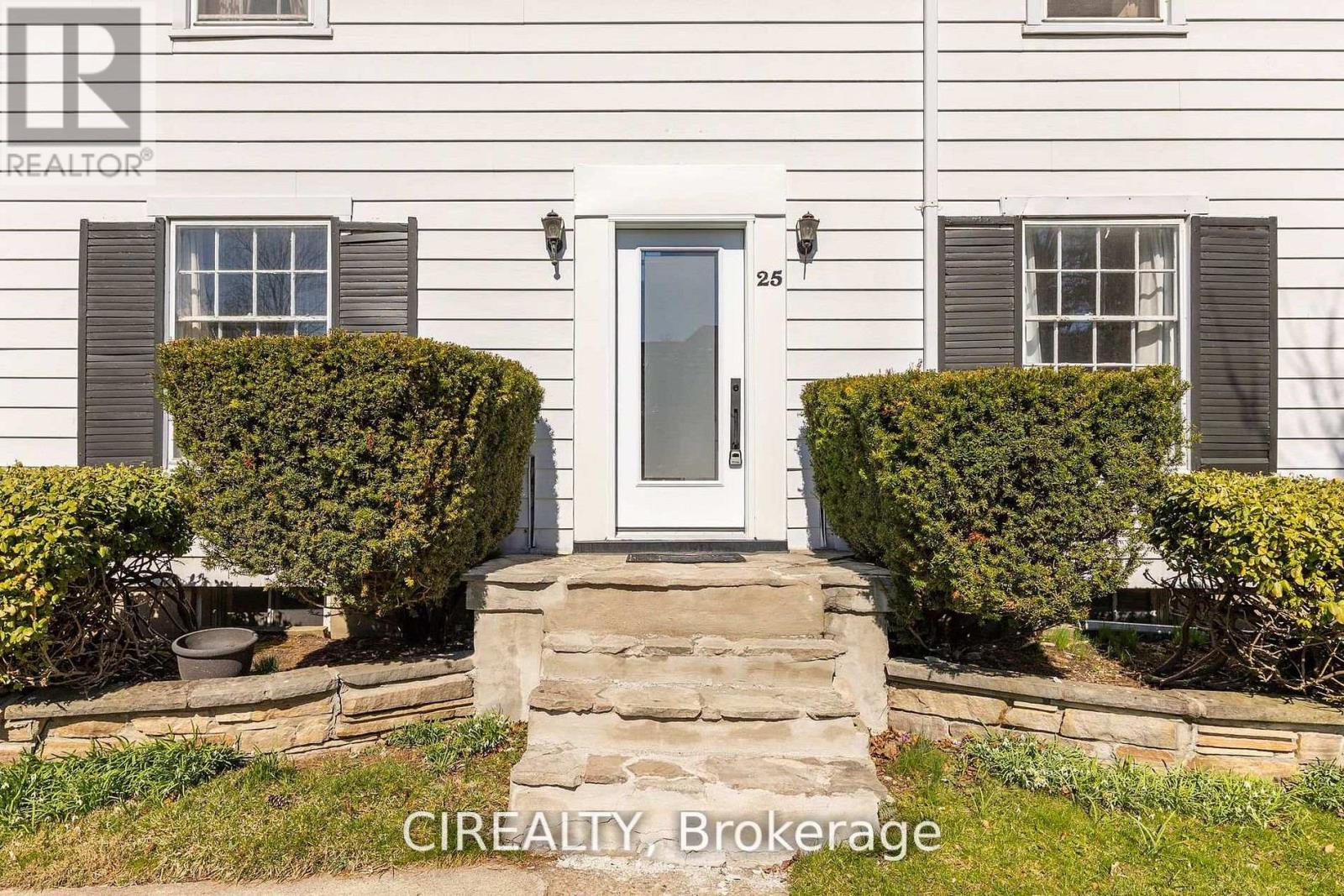 25 Howard Avenue Property Photo 4