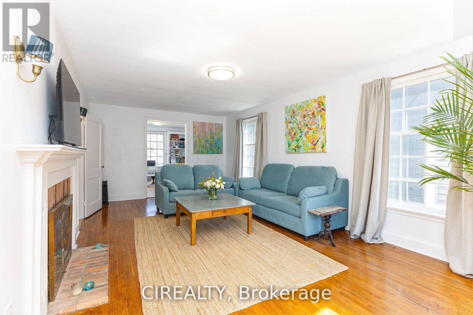 25 Howard Avenue Property Photo 6
