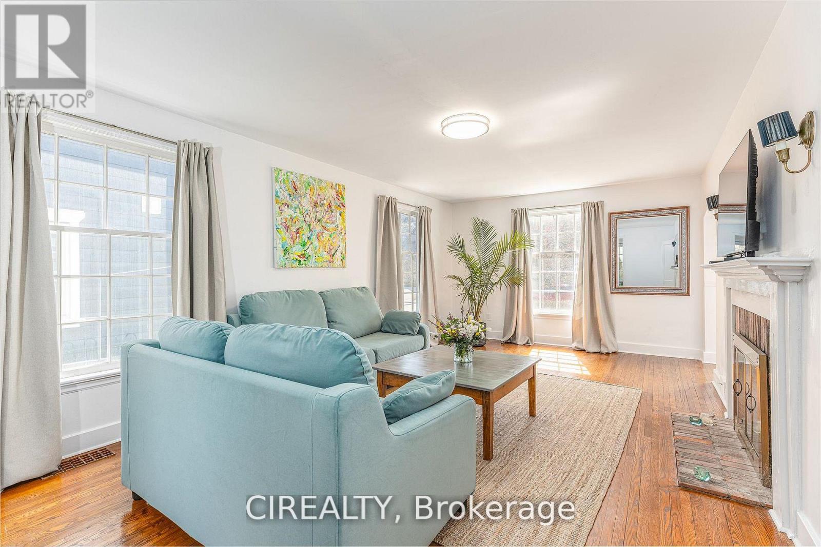 25 Howard Avenue Property Photo 7