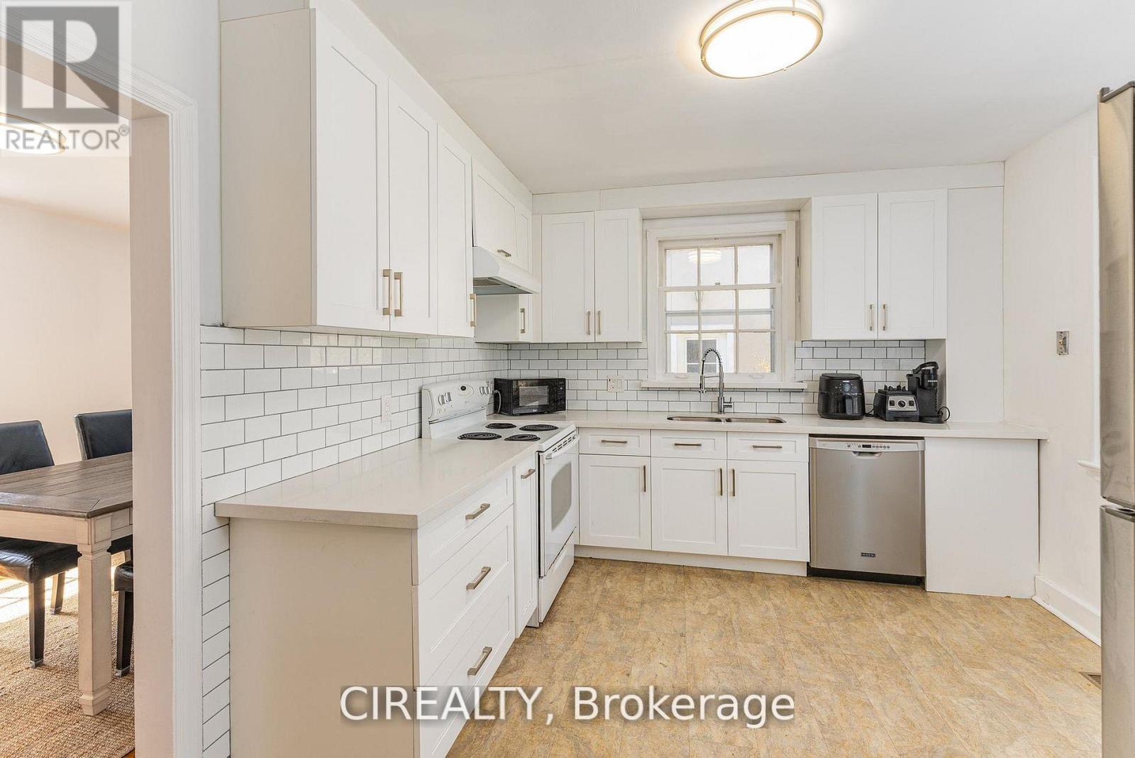 25 Howard Avenue Property Photo 14