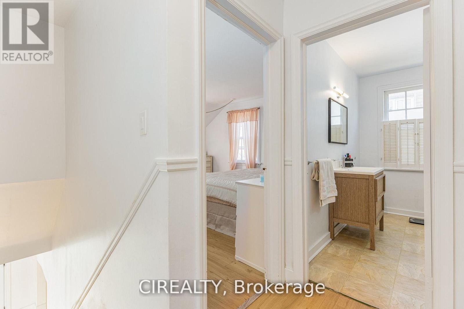 25 Howard Avenue Property Photo 18