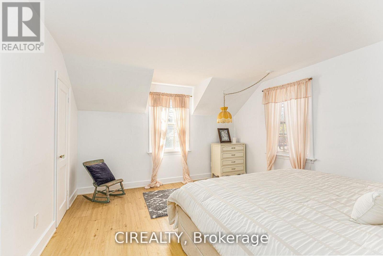 25 Howard Avenue Property Photo 20