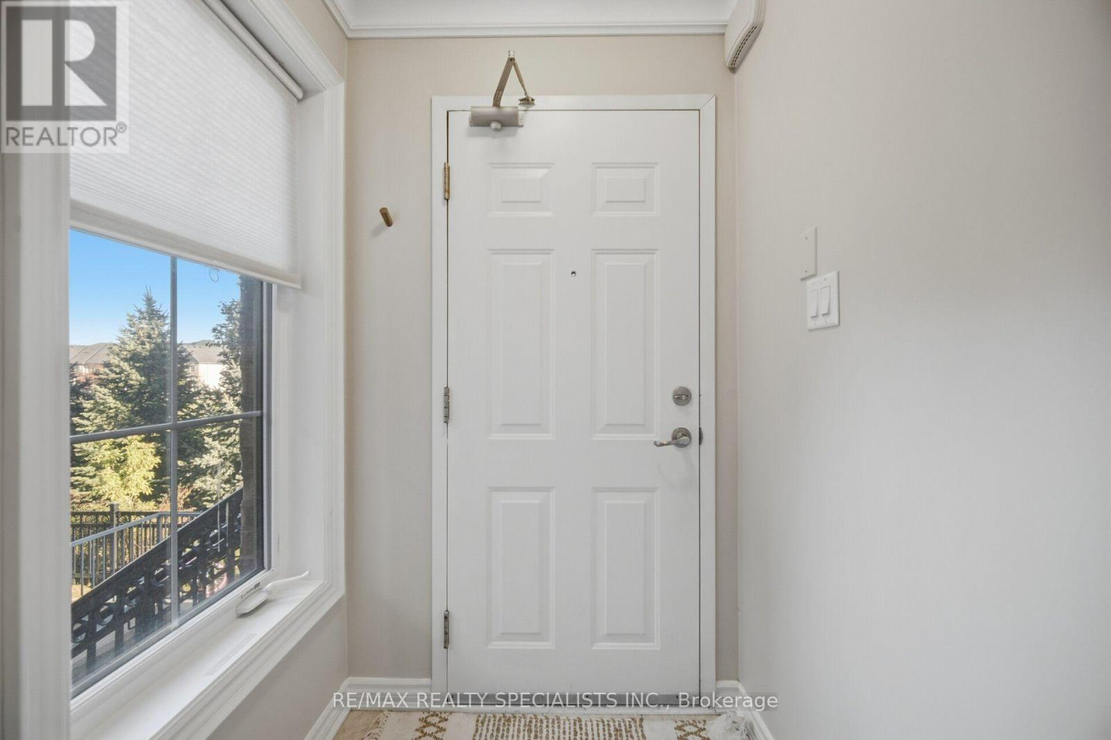 66 - 2441 Greenwich Drive Property Photo 8