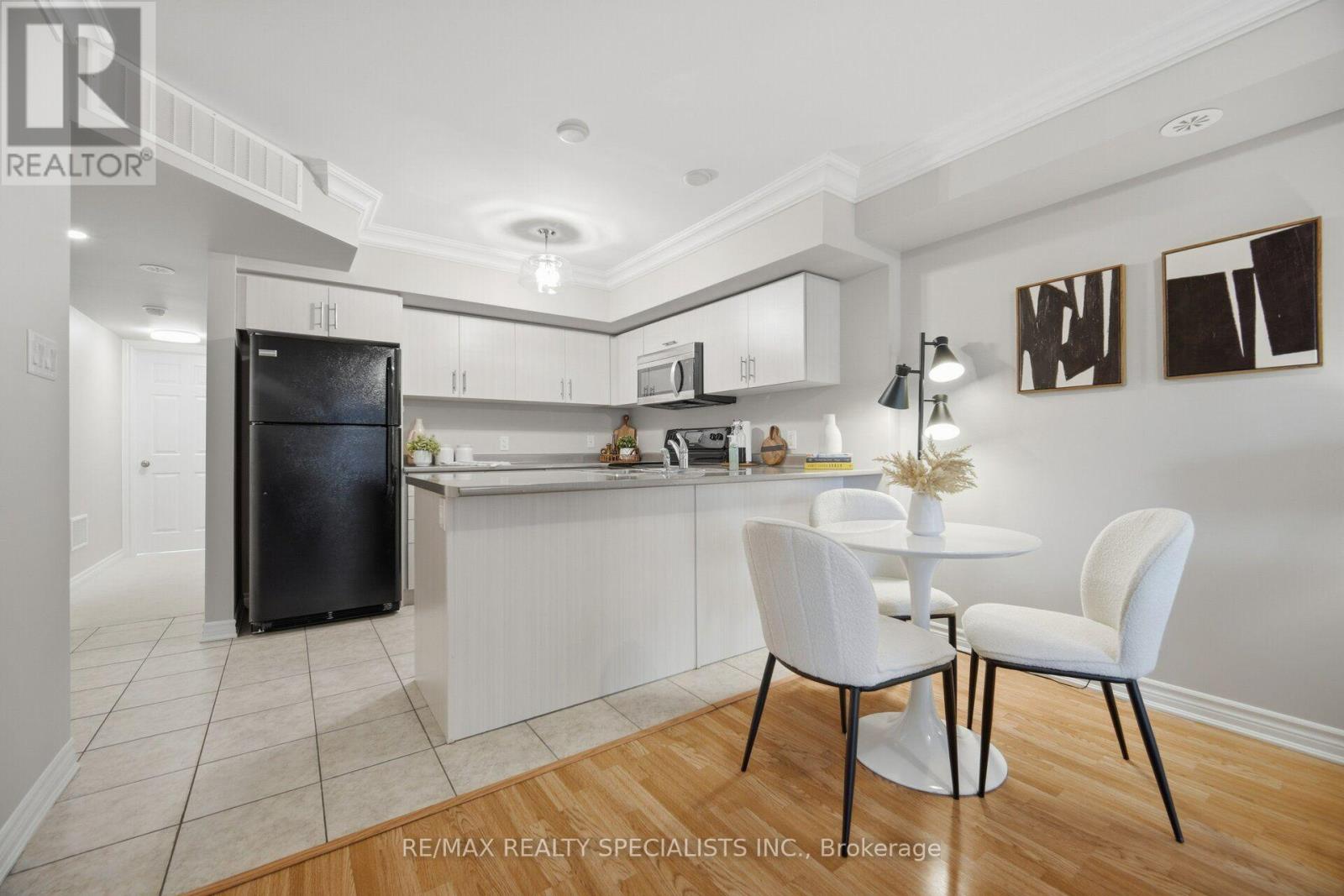 66 - 2441 Greenwich Drive Property Photo 16
