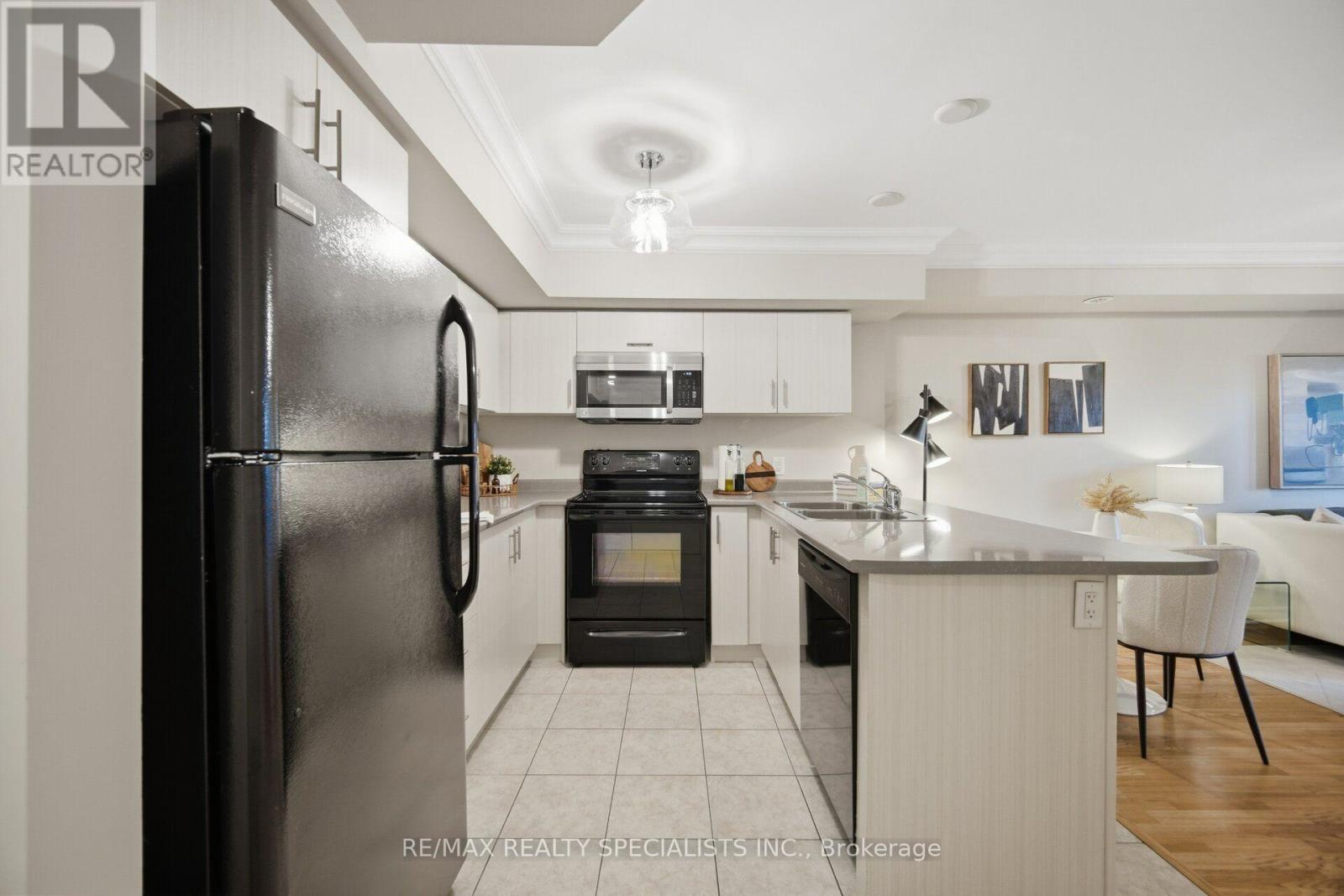 66 - 2441 Greenwich Drive Property Photo 18