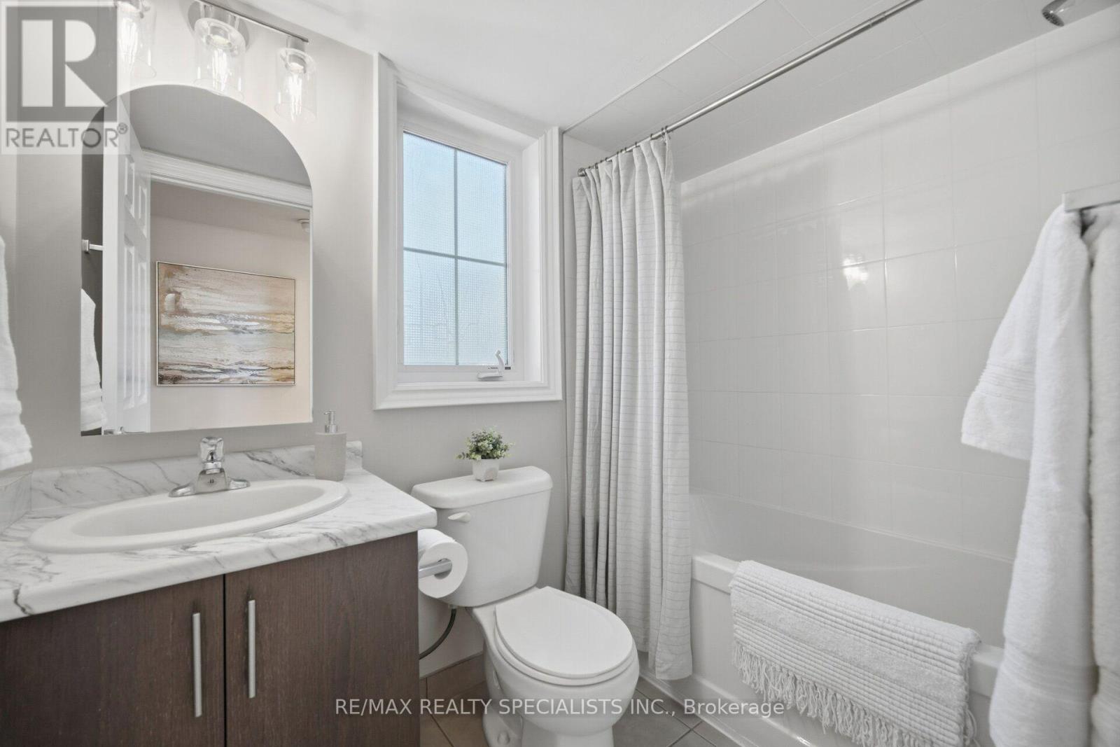 66 - 2441 Greenwich Drive Property Photo 32