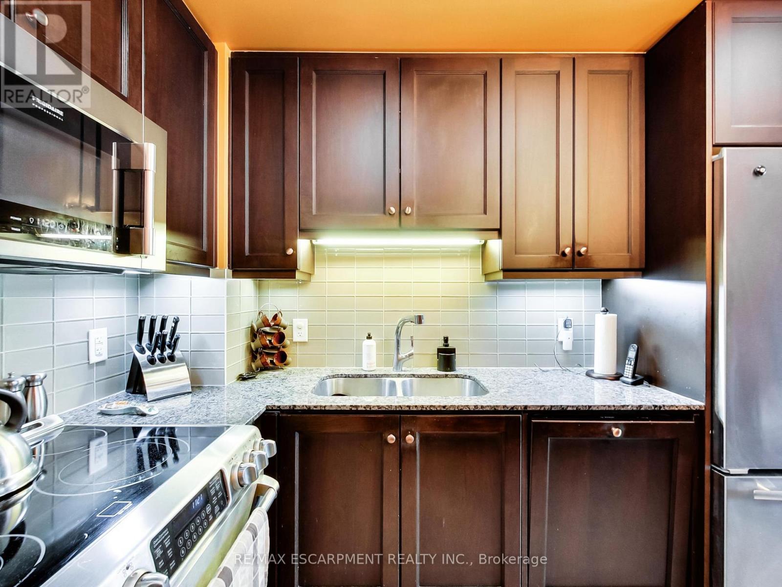 306 - 11 Bronte Road Property Photo 14