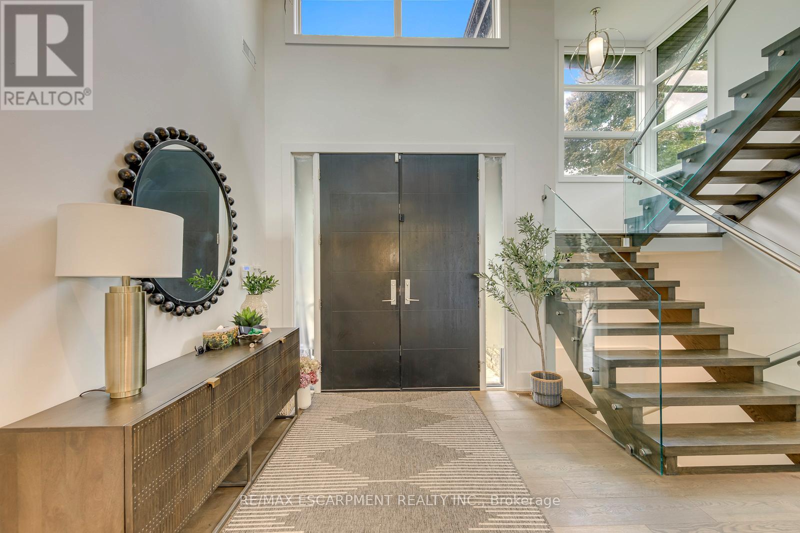 2104 Devon Road Property Photo 4