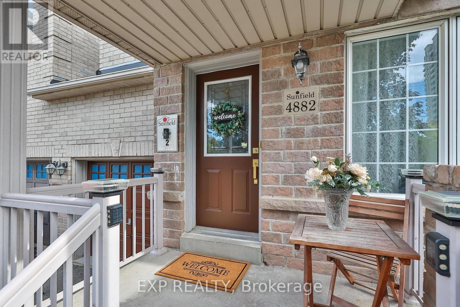 4882 Vienna Court Property Photo 4
