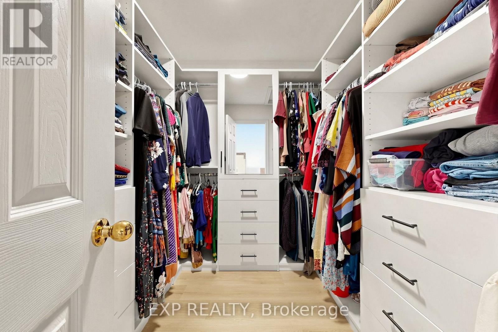 4882 Vienna Court Property Photo 17