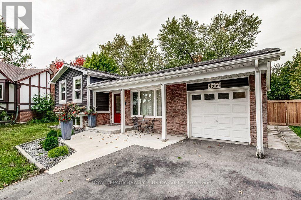 4364 Ayr Place Property Photo 3