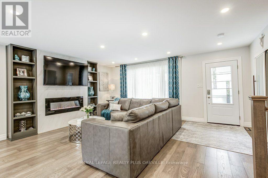 4364 Ayr Place Property Photo 7