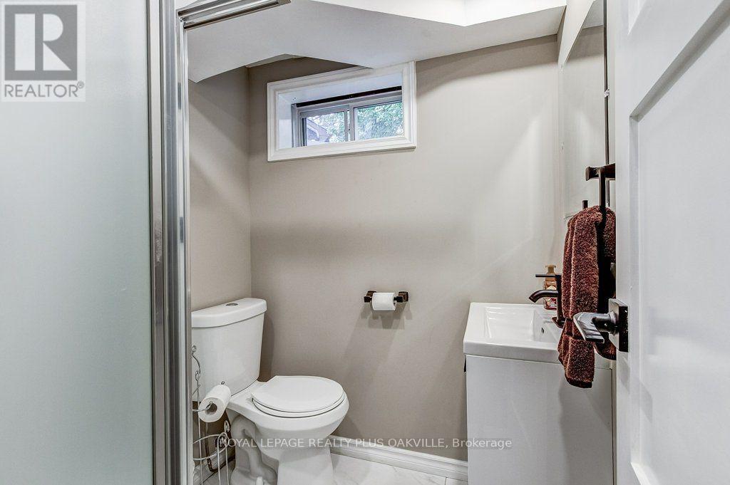 4364 Ayr Place Property Photo 32