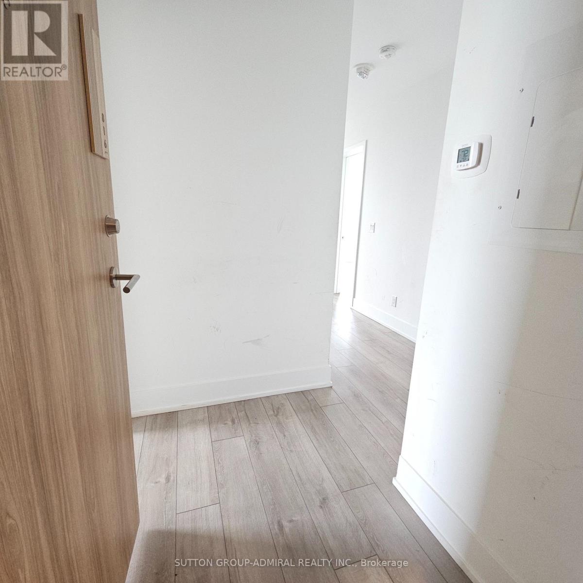816 - 3100 Keele Street Property Photo 2