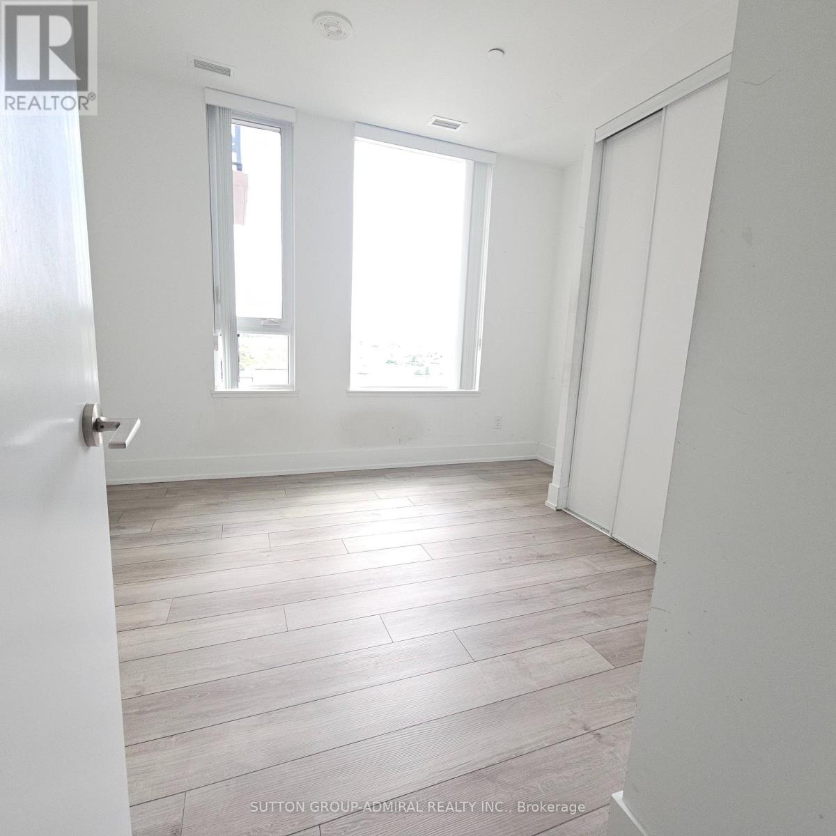 816 - 3100 Keele Street Property Photo 3