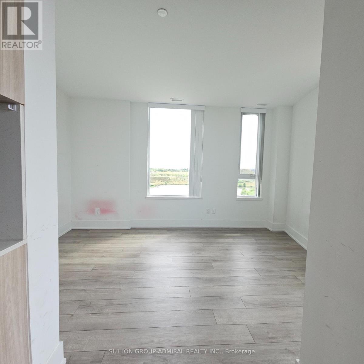 816 - 3100 Keele Street Property Photo 6