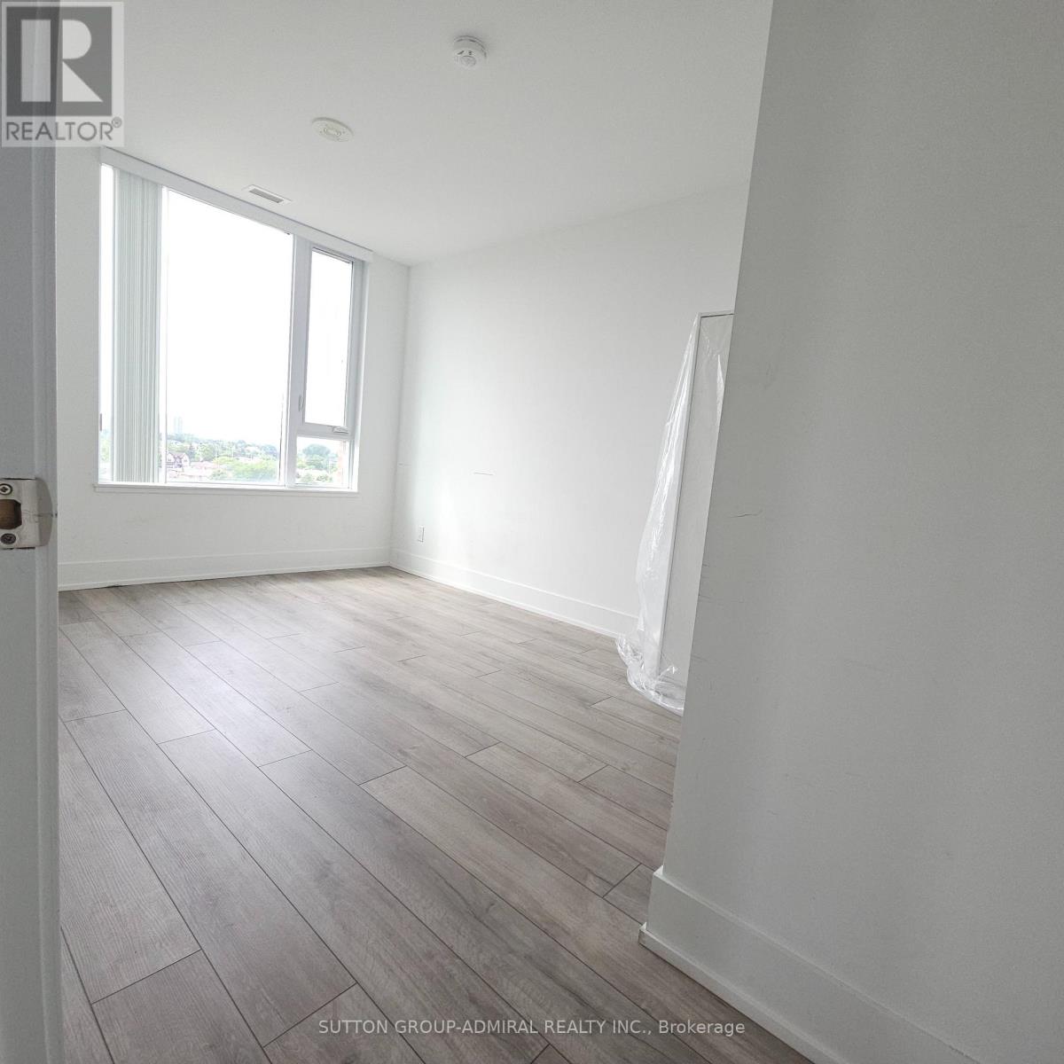 816 - 3100 Keele Street Property Photo 7