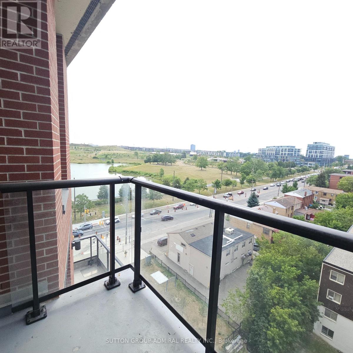 816 - 3100 Keele Street Property Photo 8
