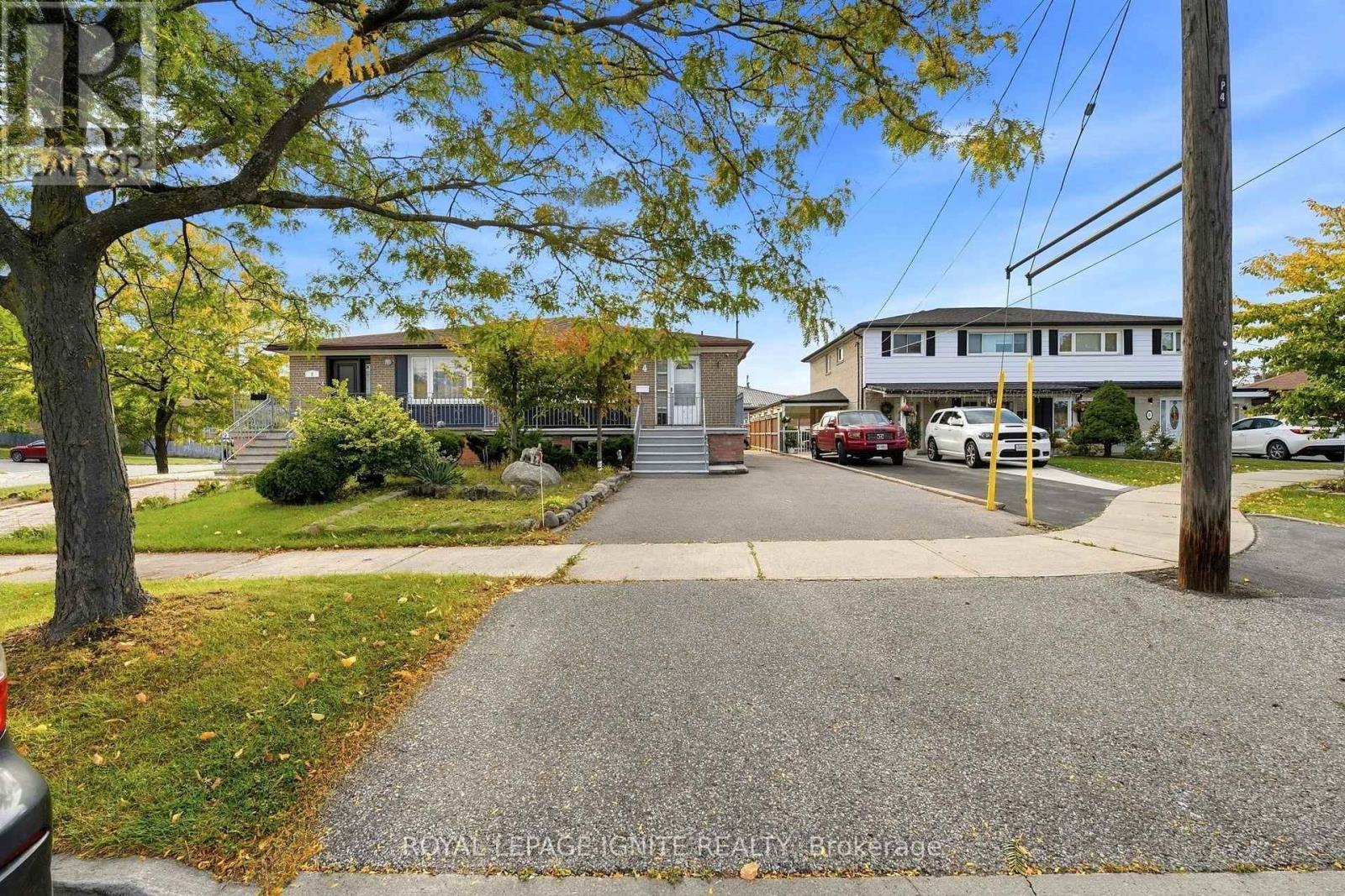4 BUTTERCUP COURT Property Photo 1