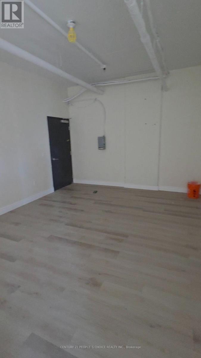319 - 996 Martin Grove Road Property Photo 9