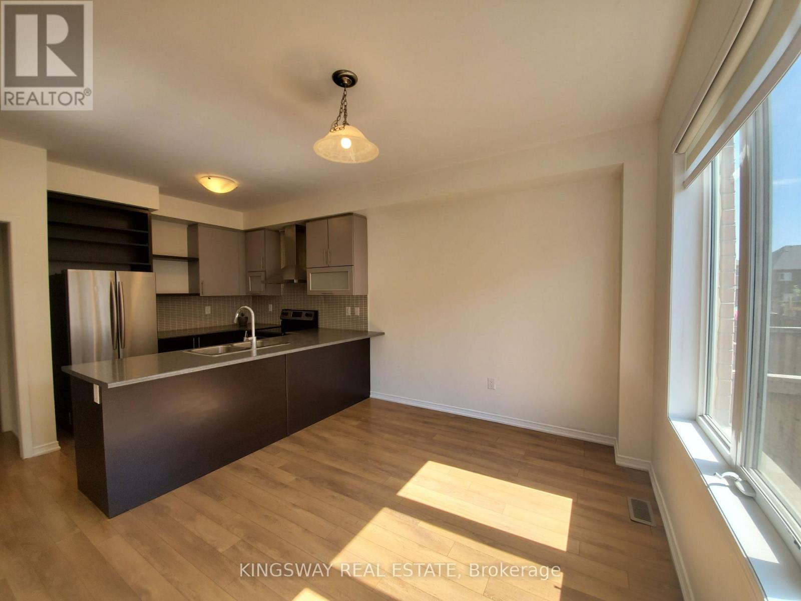 593 Remembrance Road Property Photo 8
