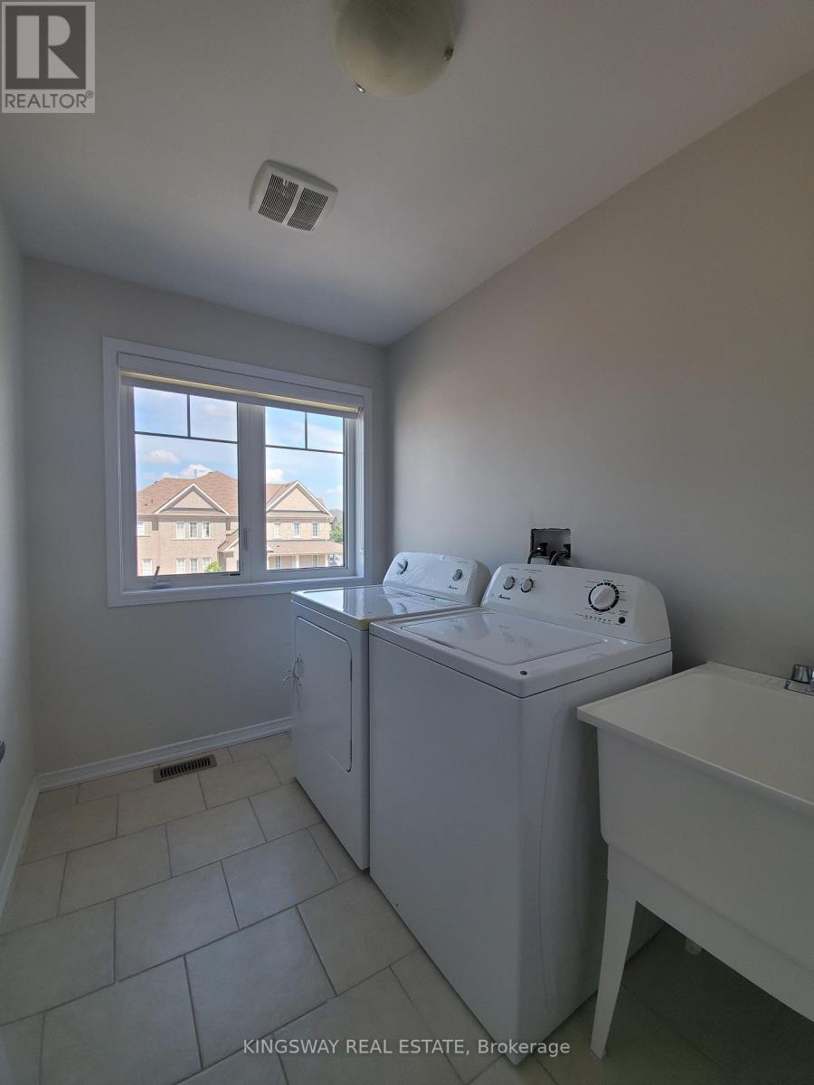 593 Remembrance Road Property Photo 13