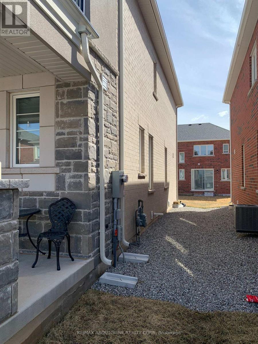 828 Aspen Terrace Property Photo 2