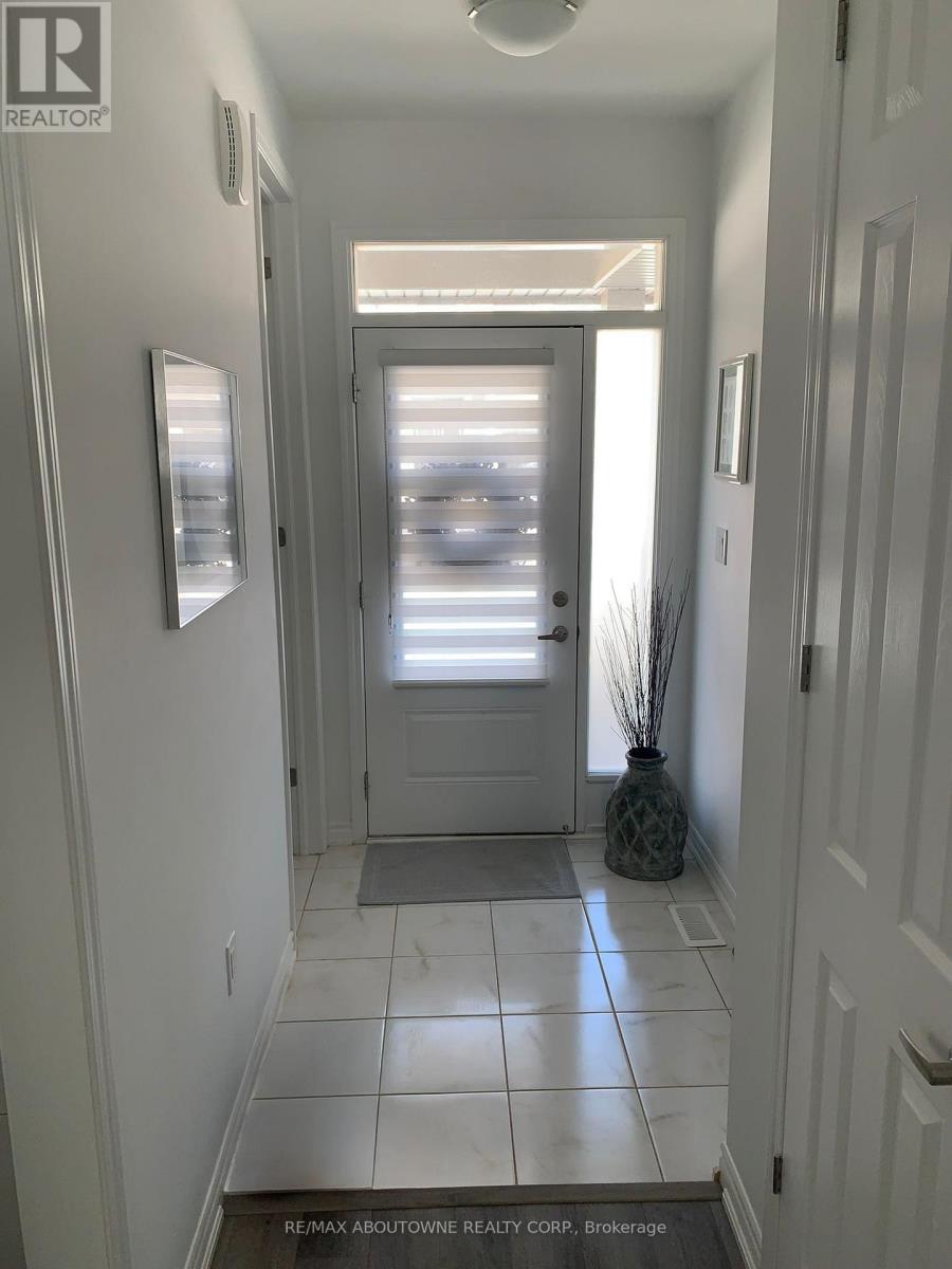 828 Aspen Terrace Property Photo 3
