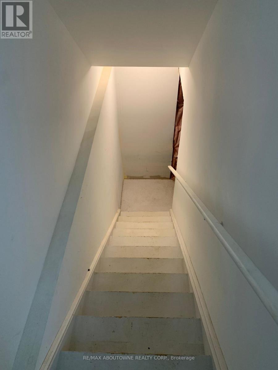 828 Aspen Terrace Property Photo 12