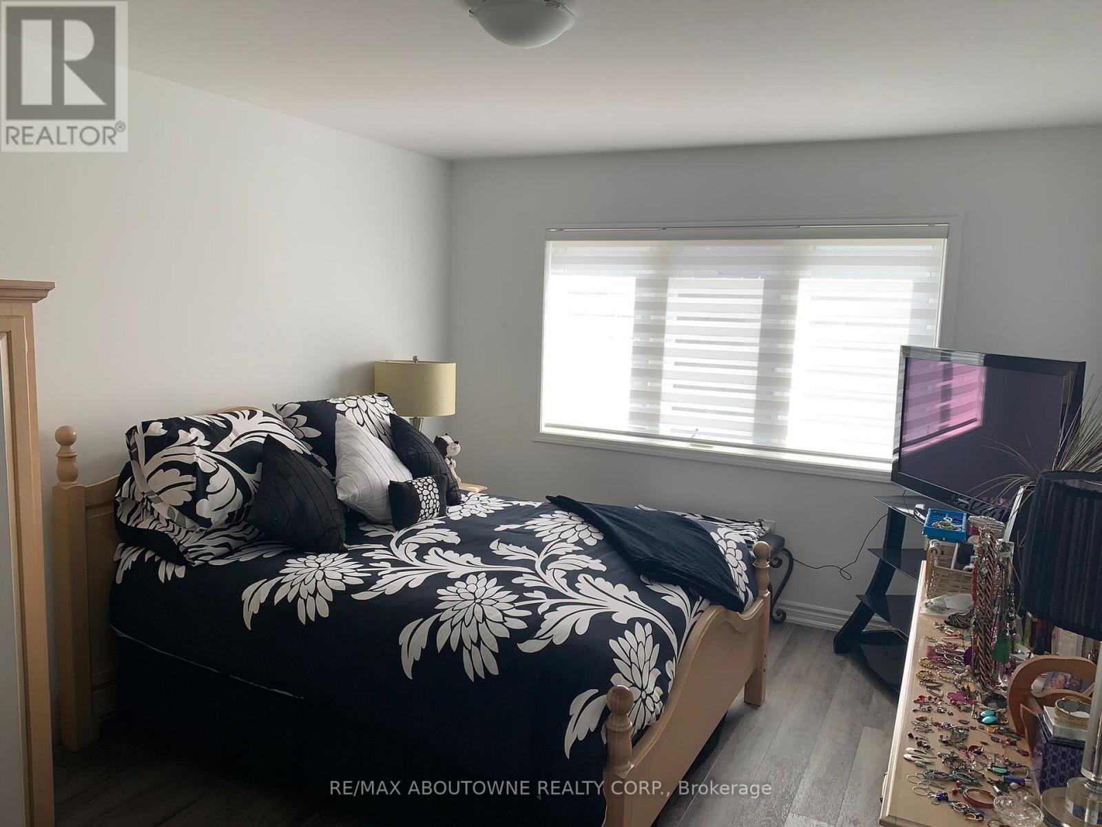 828 Aspen Terrace Property Photo 19