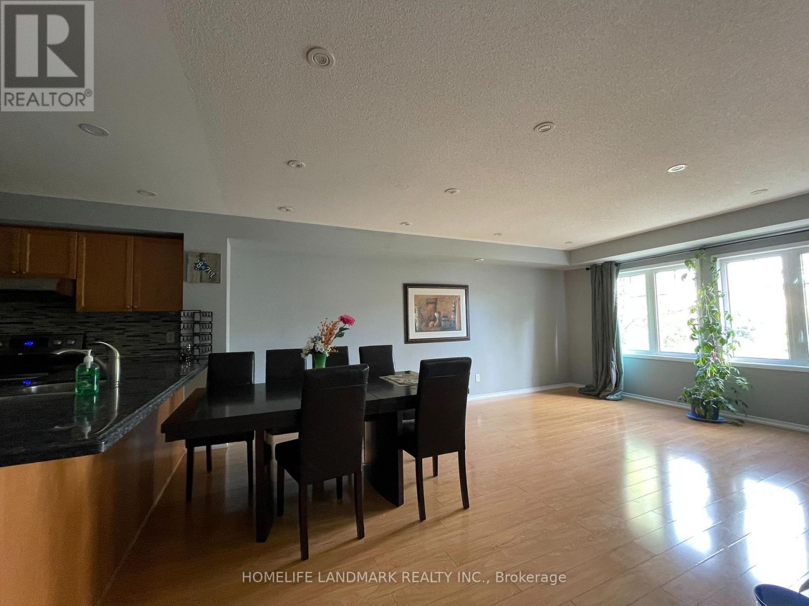 10 - 3375 Thomas Street Property Photo 2